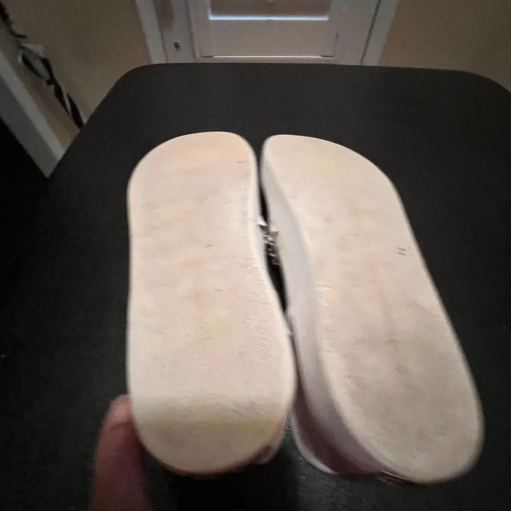 Kate Spade size 9.5 white leather Lillie slip on shoes